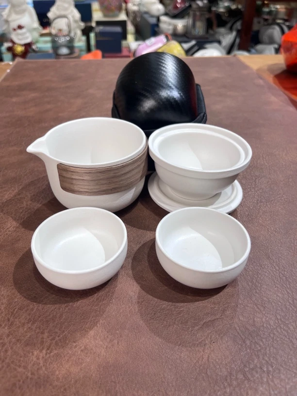 a 158路宝白一壶二杯旅行茶具