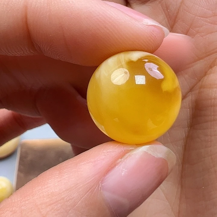 蜜蜡未镶嵌珠宝奇石