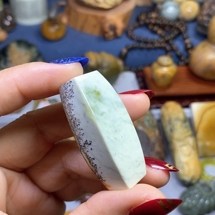 岫岩河磨玉（透闪石质玉）勒子未镶嵌