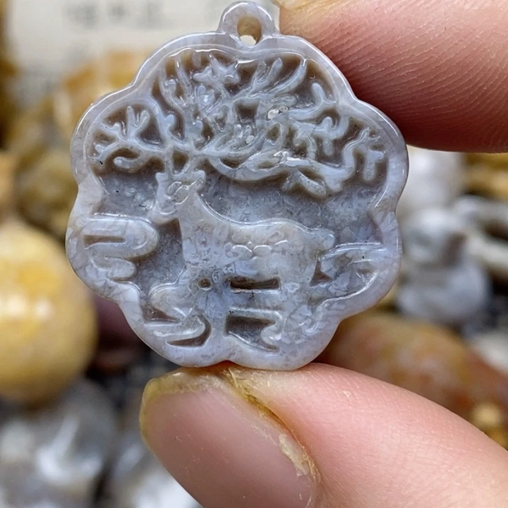 颈饰未镶嵌硅化珊瑚（珊瑚玉）小