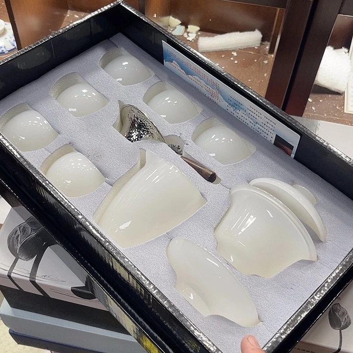孤品茶具套装等。