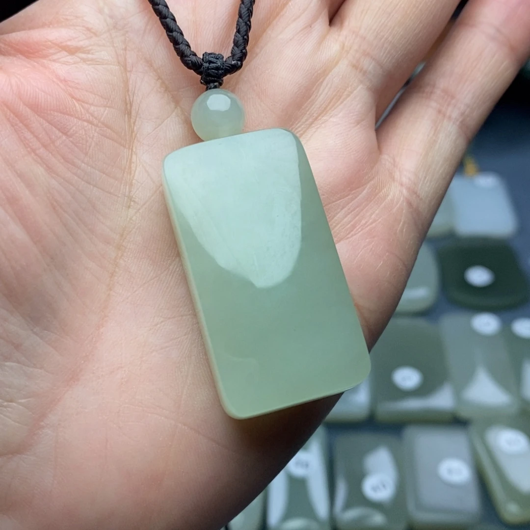 和田玉颈饰未镶嵌末**名