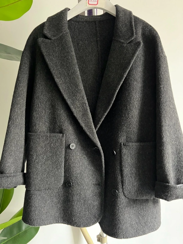 女士双绒大衣短款