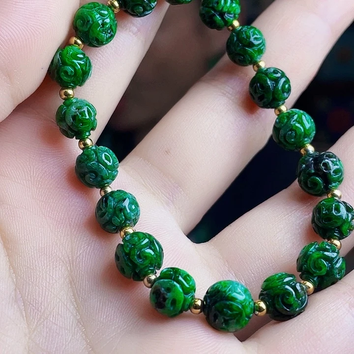 翡翠未镶嵌颈饰多样性