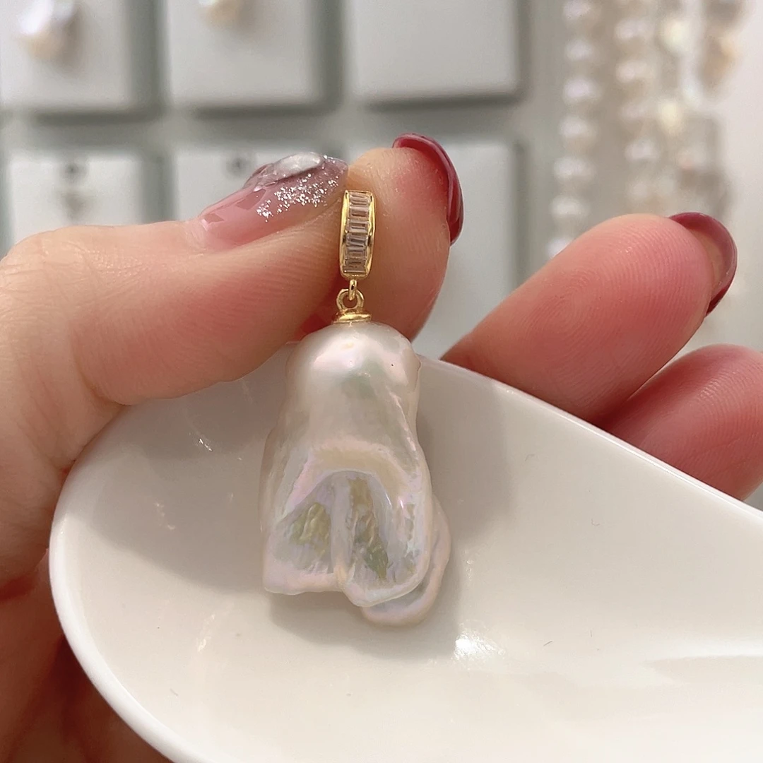 慎***独未镶嵌颈饰淡水珍珠