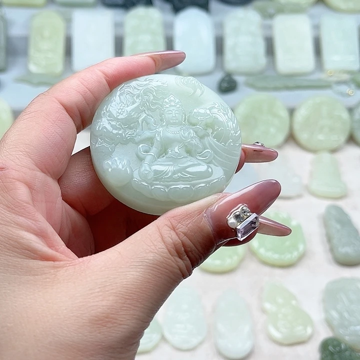 和田玉未镶嵌颈饰