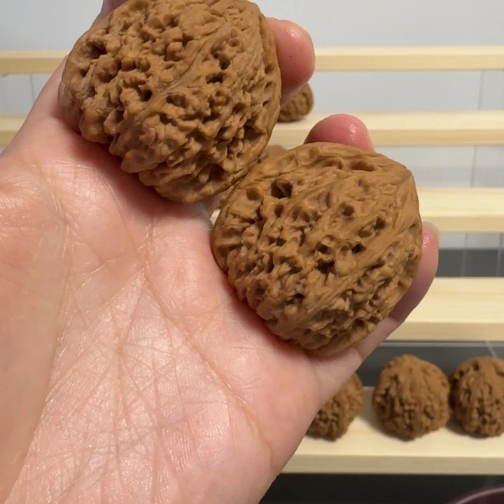 天***睡吊坠文玩核桃38粉皮