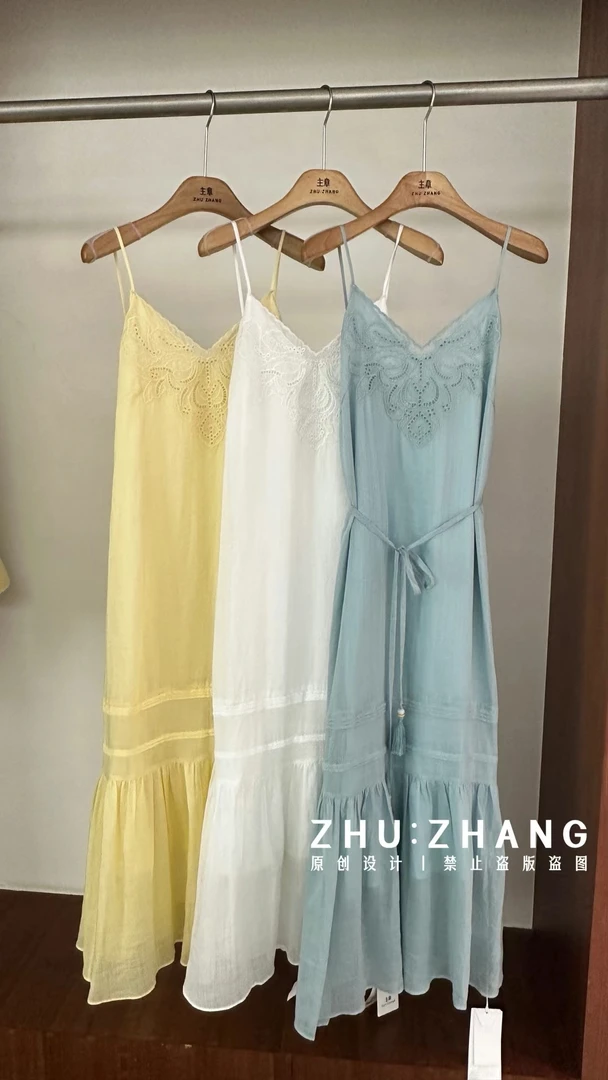 夏季苎麻刺绣浪漫气质吊带连衣裙