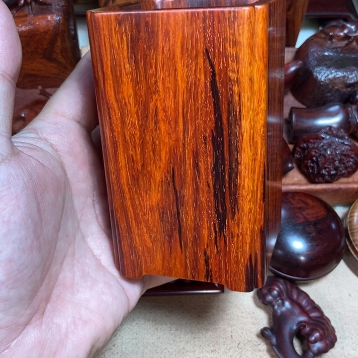 檀香紫檀（小叶紫檀）笔筒