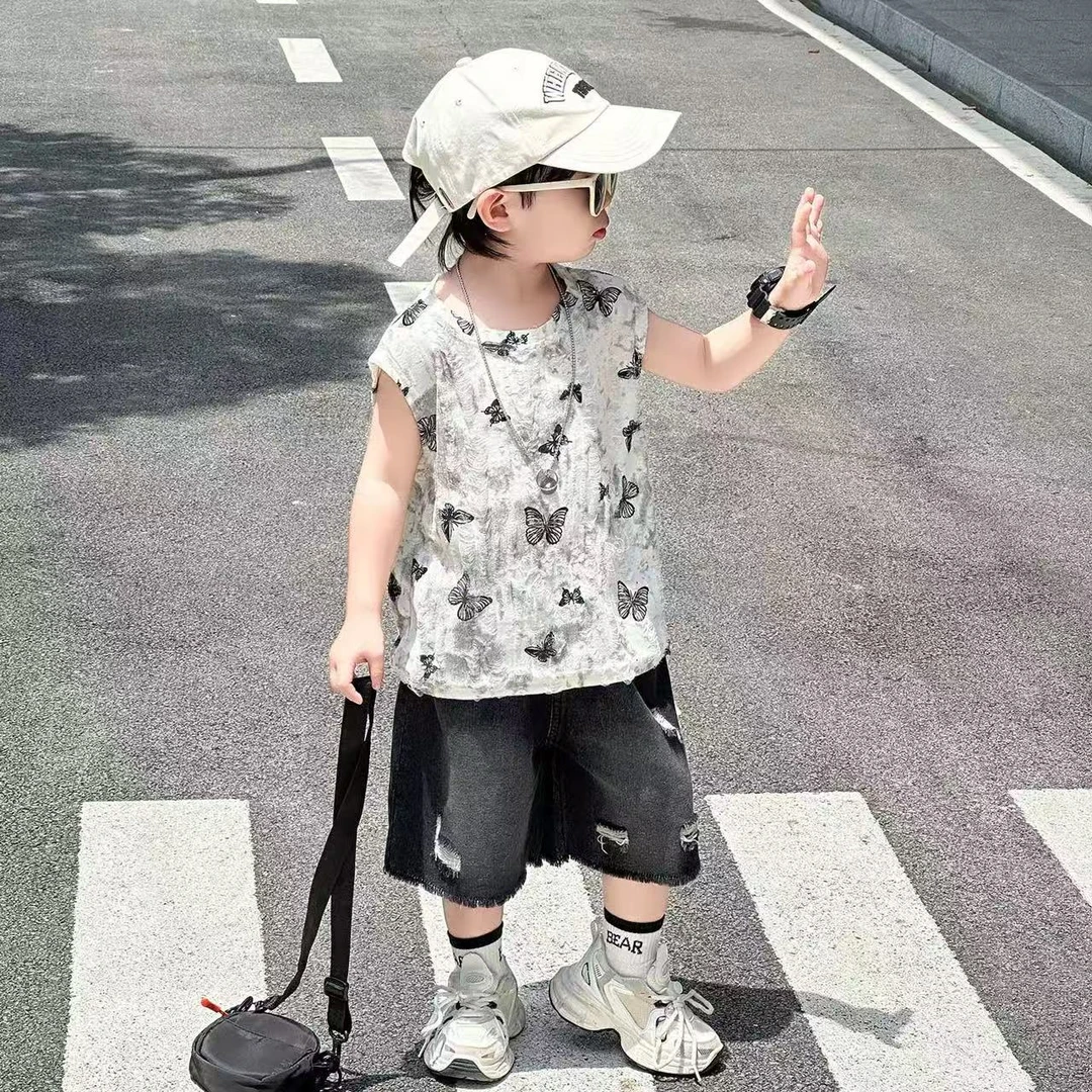 痞帅男童夏装破洞圆领背心2025夏季新款中小童宝宝蝴蝶无袖上衣