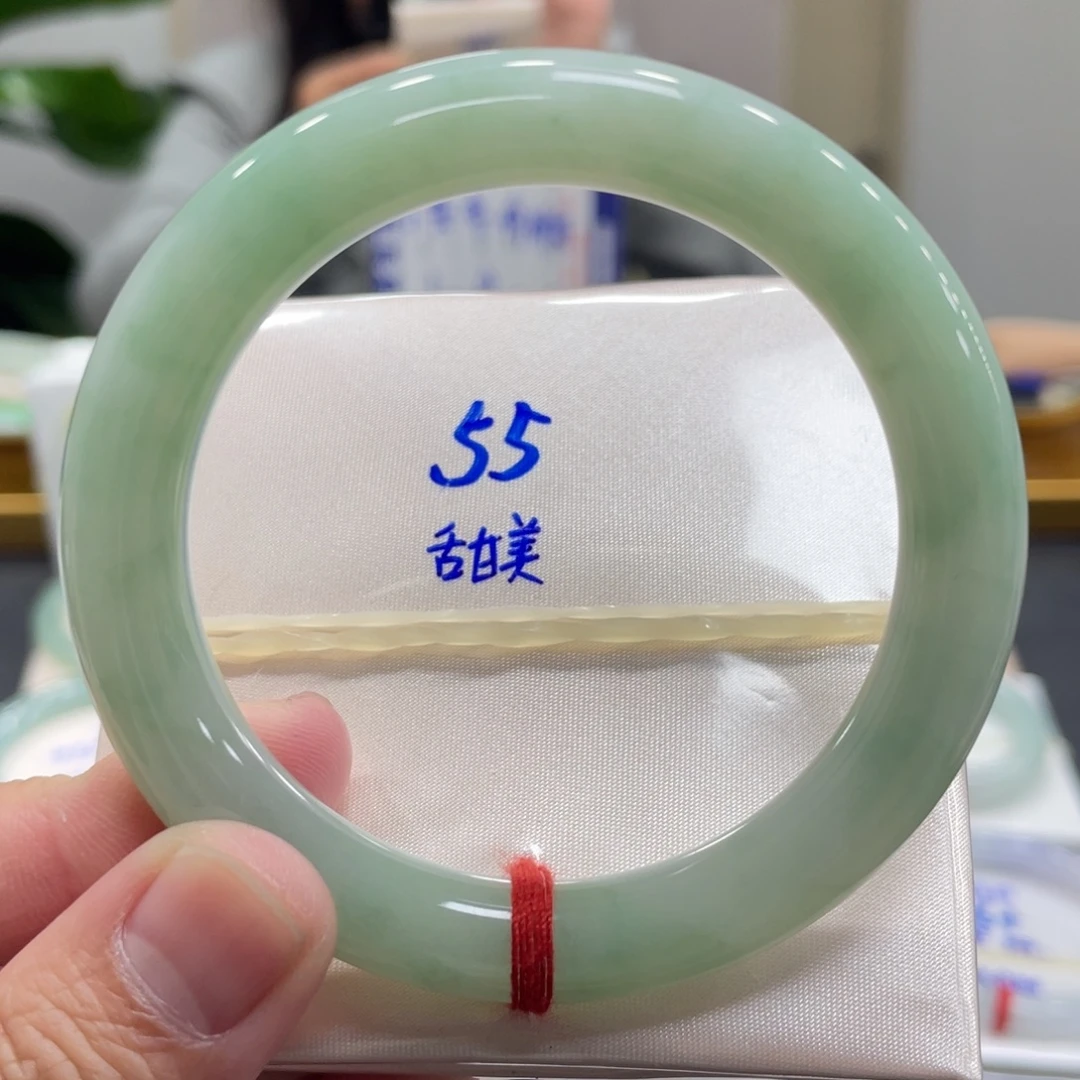 翡翠未镶嵌手镯翡翠