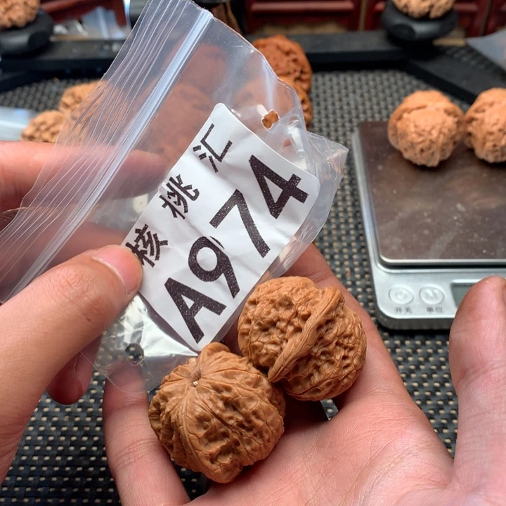 吊坠文玩核桃血麒麟