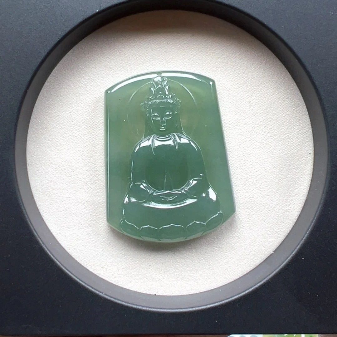 翡翠未镶嵌颈饰观音