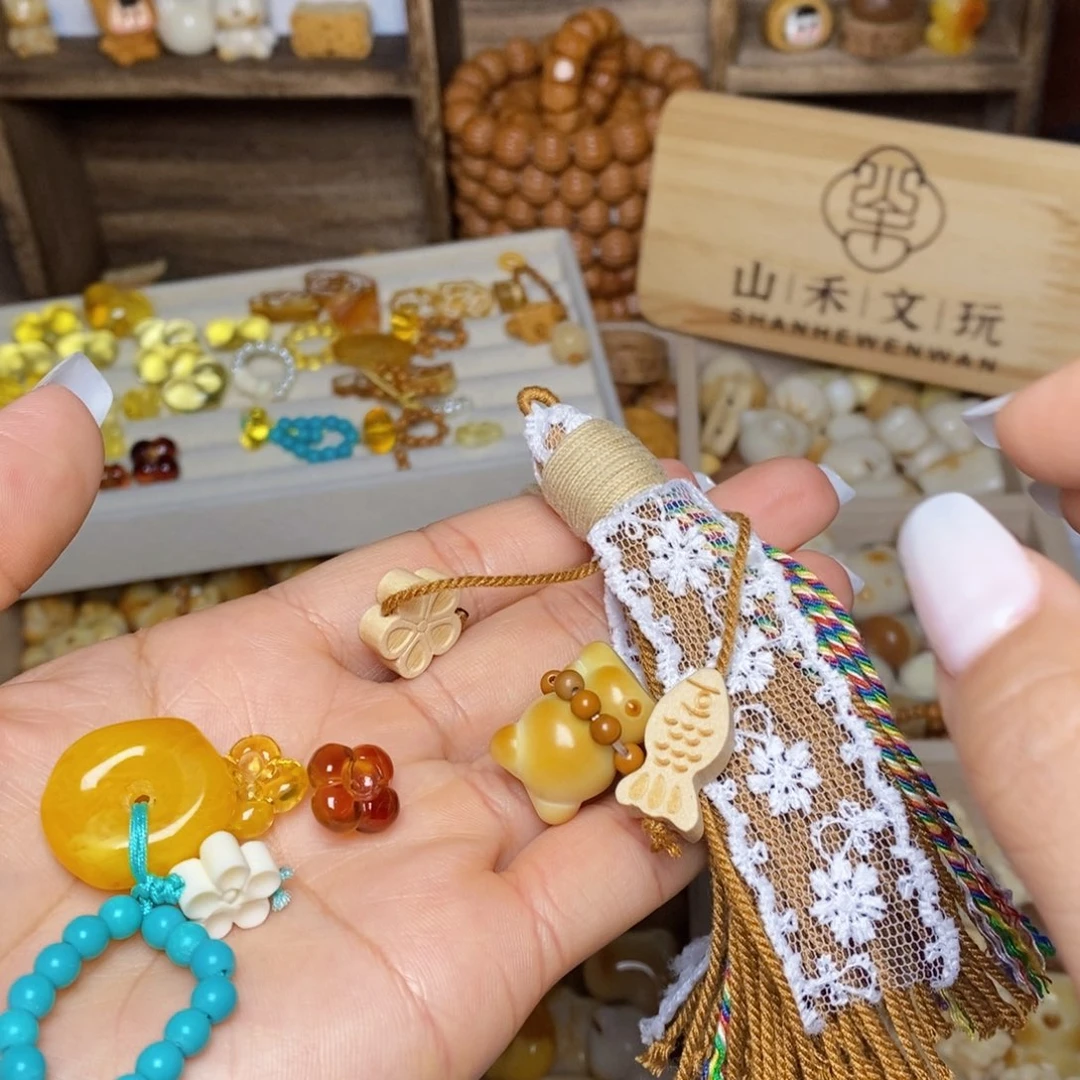 幸****猴头核桃吊坠平安扣，小花蓝跑蜜花0.99黄小熊棕卡焦糖玛