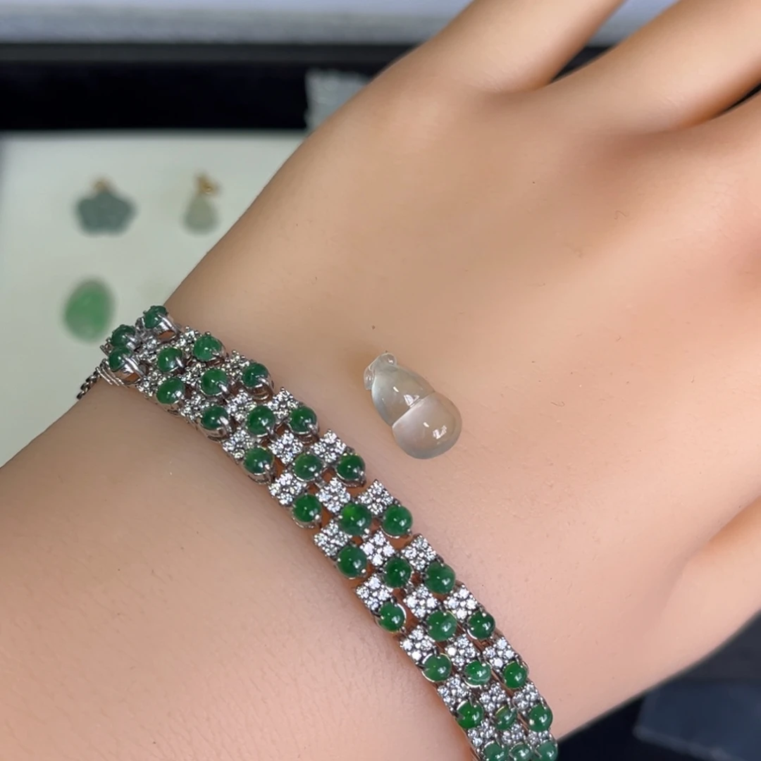 灿***光翡翠银S925镶嵌手链福利