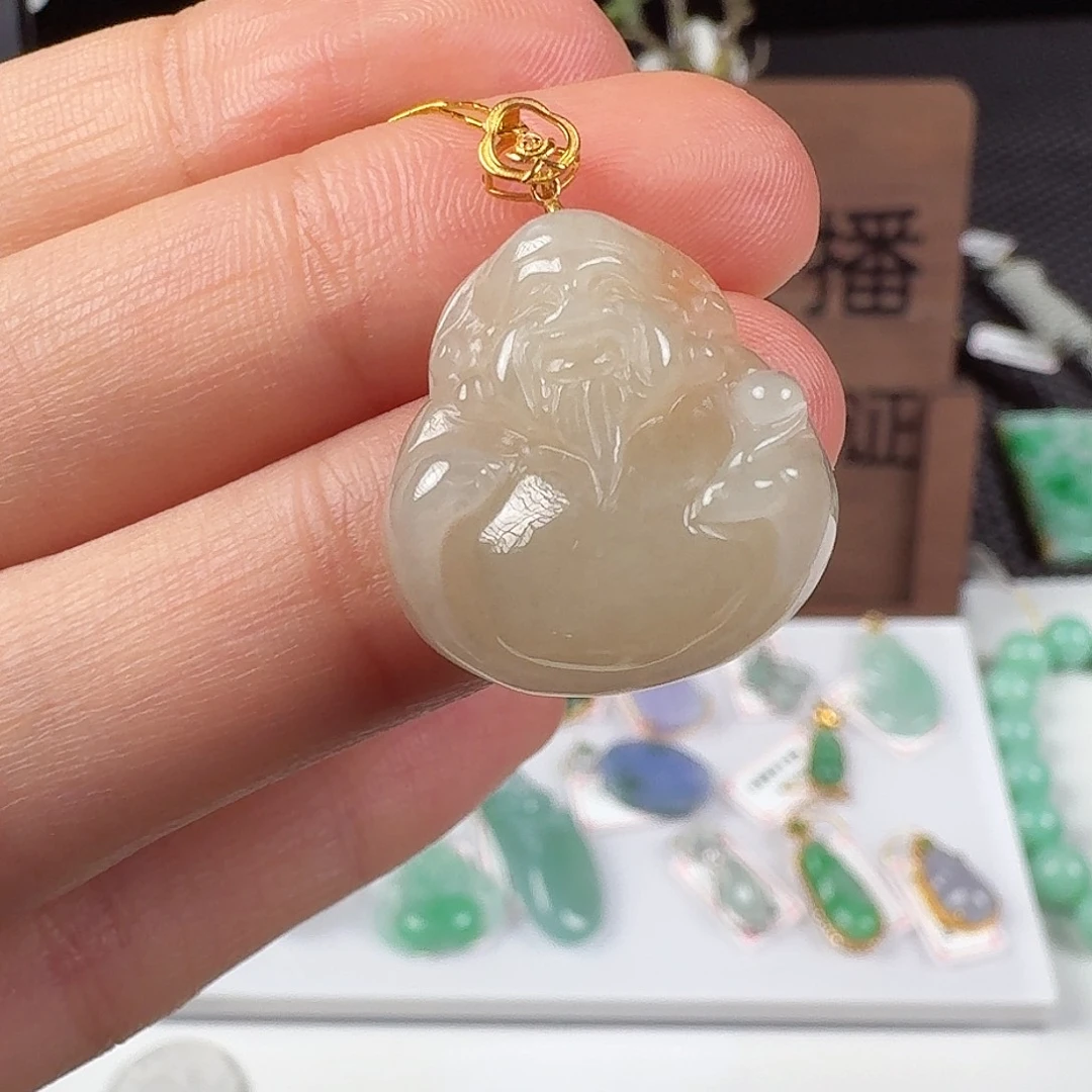 翡翠18K金镶嵌颈饰