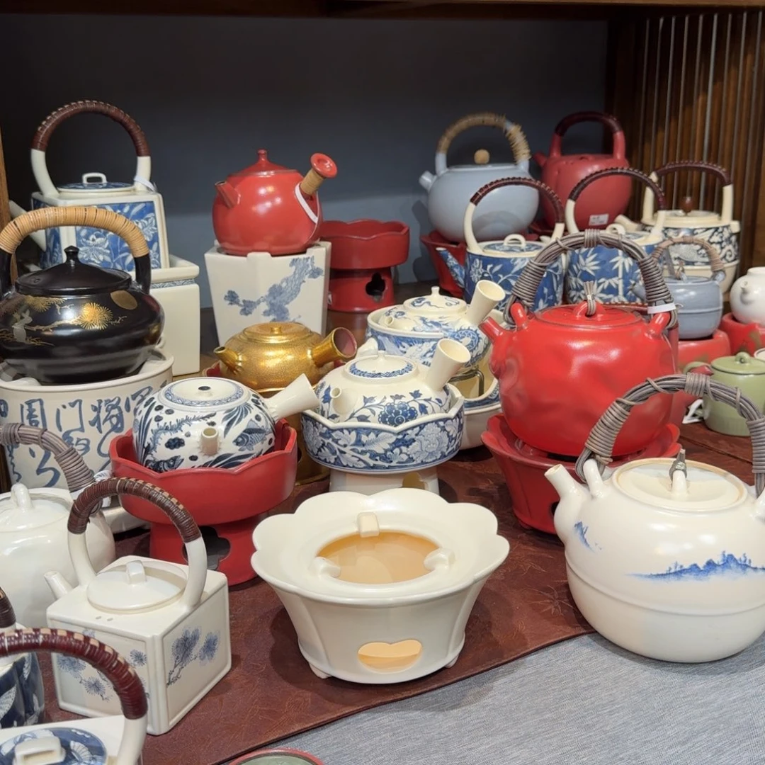 つ***の梵山堂陶壶白色花口酒精炉