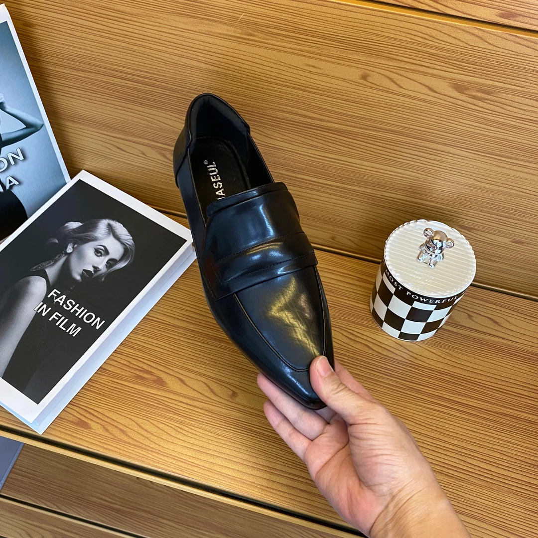 【夏瑟】欧货尖头复古深口单鞋百搭时尚真皮低跟小皮鞋休闲平底女鞋