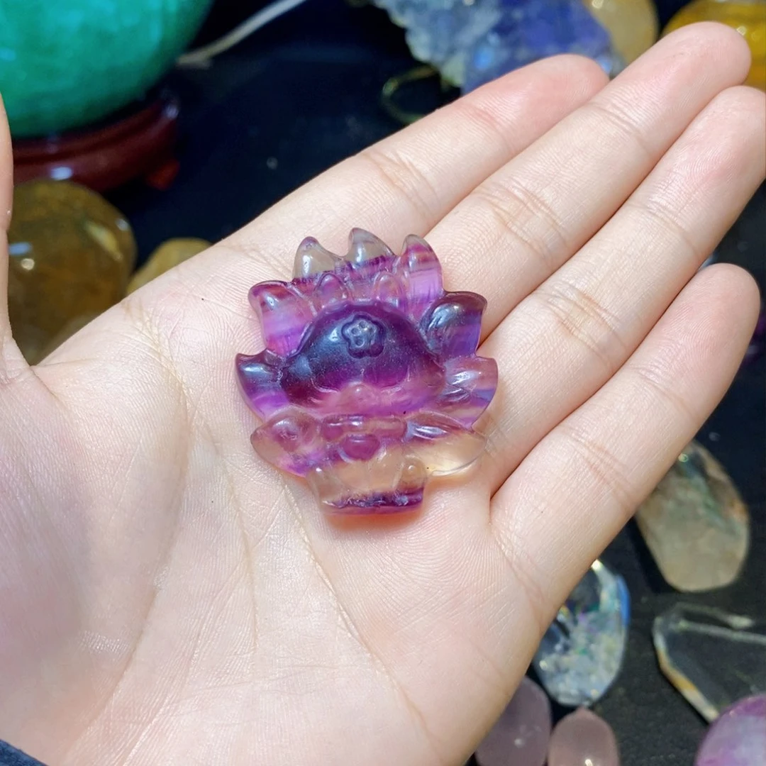 萤石天然萤石九尾狐未镶嵌兔*