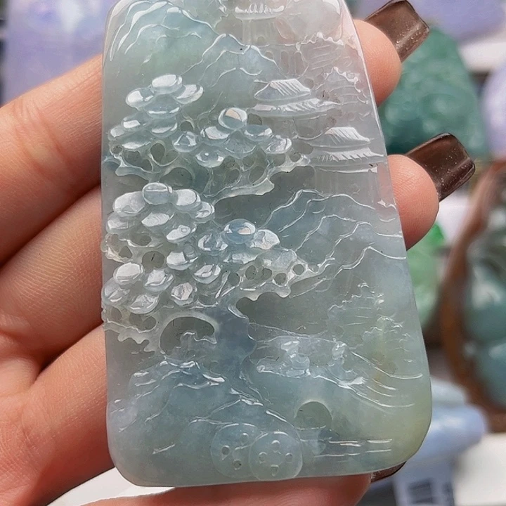 翡翠未镶嵌颈饰挂件