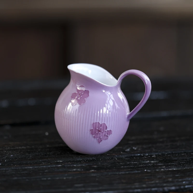 【陶珊居】紫色花朵公道杯(斋居底款)（Q6849）