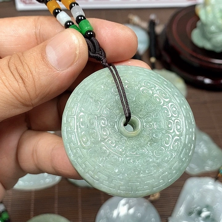 颈饰未镶嵌翡翠天然翡翠玉A货配证书