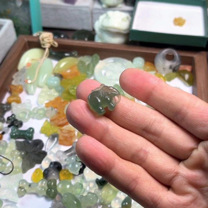蛇纹石玉未镶嵌原石