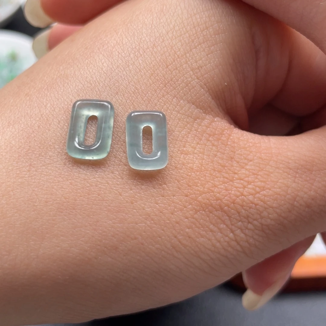 娜***库翡翠未镶嵌颈饰方扣