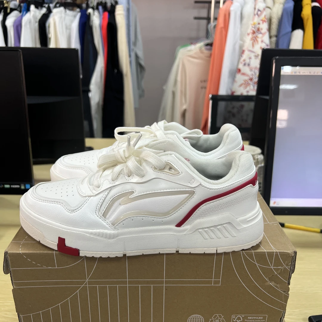 《B品以直播展示为准》鞋底脏(X771)李宁女子运动休闲鞋AGCT010-5
