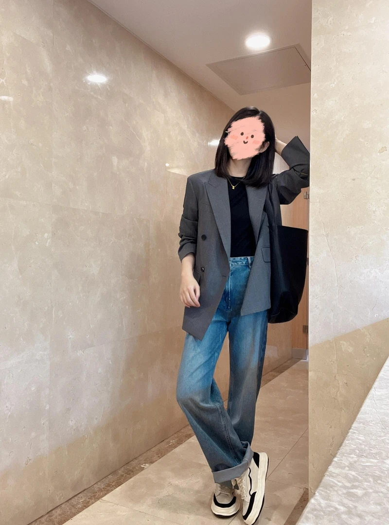 2025早春新款韩版灰色西装女气质显瘦高级感外套上衣百搭牛仔裤