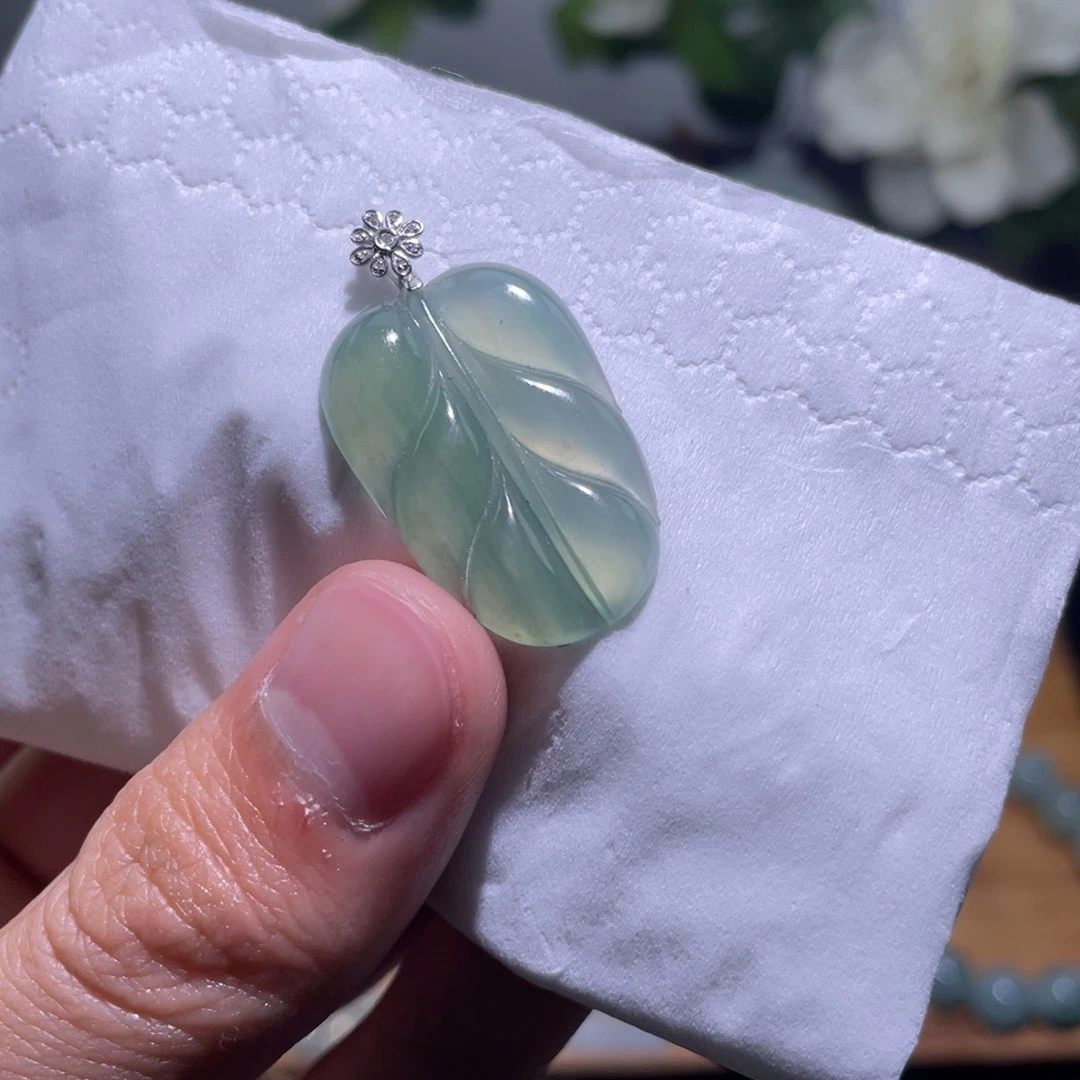 定制翡翠18K金镶嵌吊坠