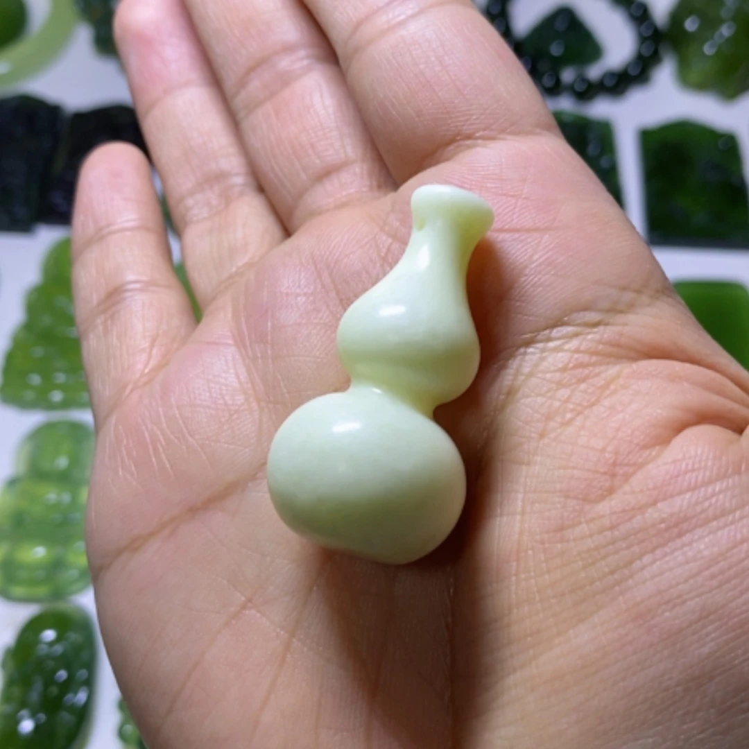 【闪购商品】未镶嵌蛇纹石玉颈饰