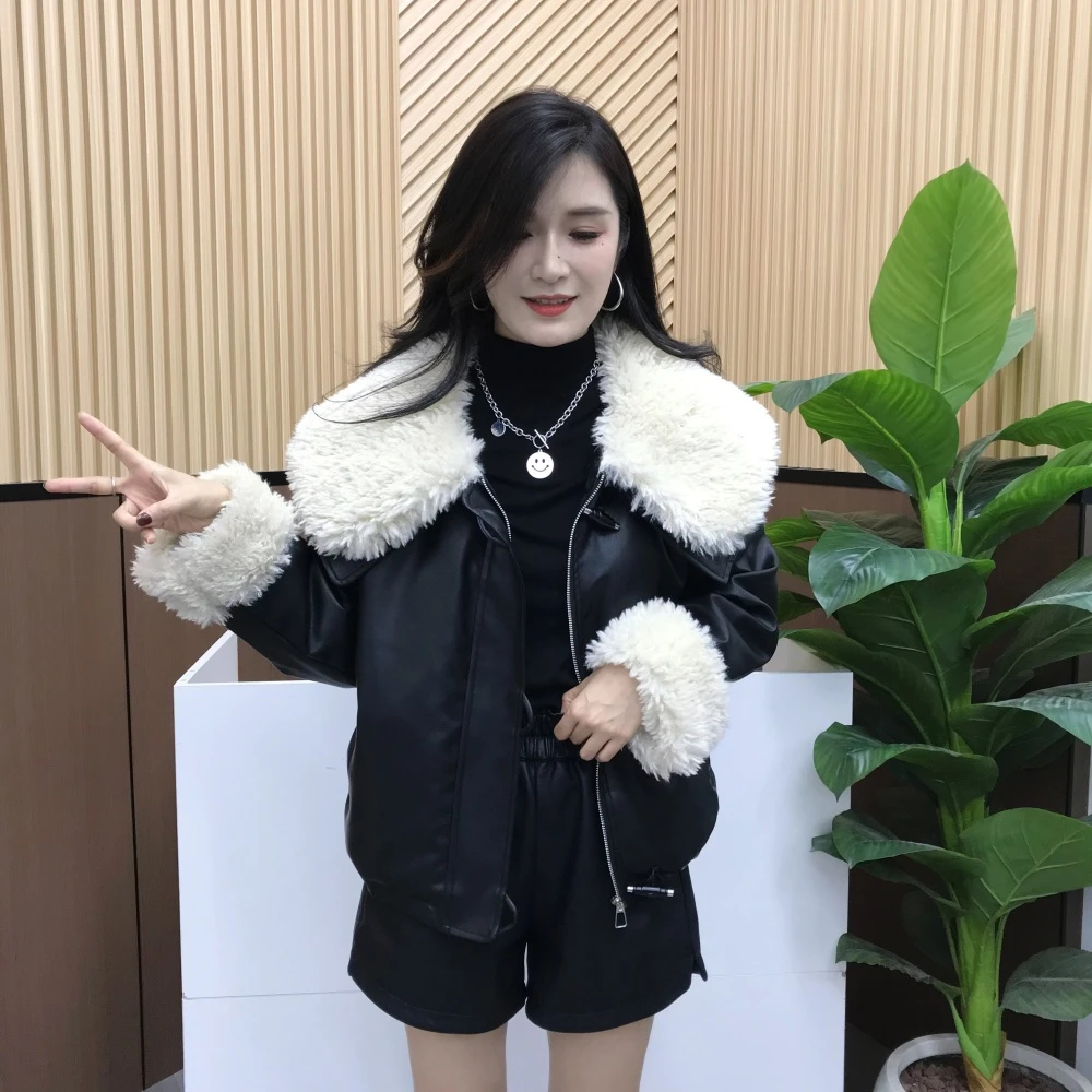 大翻领加绒加厚皮衣外套女短款2025秋冬新款复古拼接时尚保暖上衣