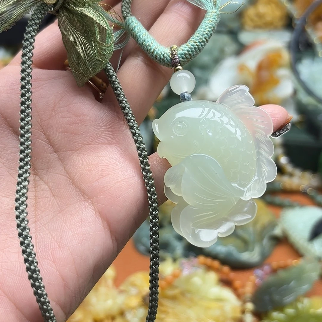 蛇纹石玉未镶嵌吊坠