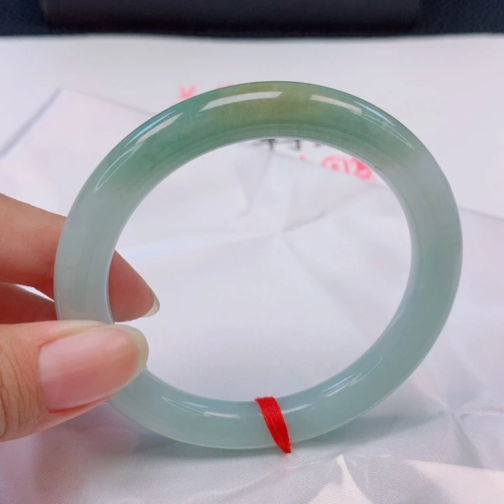 未镶嵌手镯（圆镯）翡翠