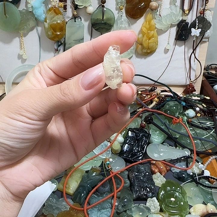 蛇纹石玉合金颈饰