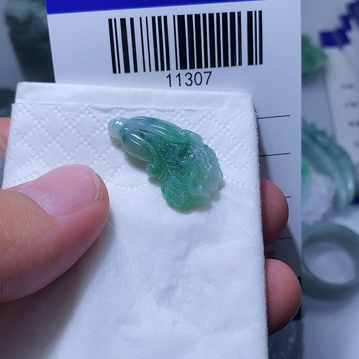 翡翠未镶嵌颈饰天光墟翡翠市场现金代购