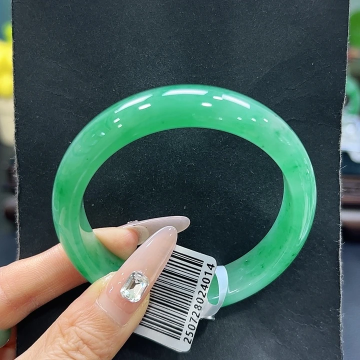 石英质玉（非洲翠）未镶嵌手镯