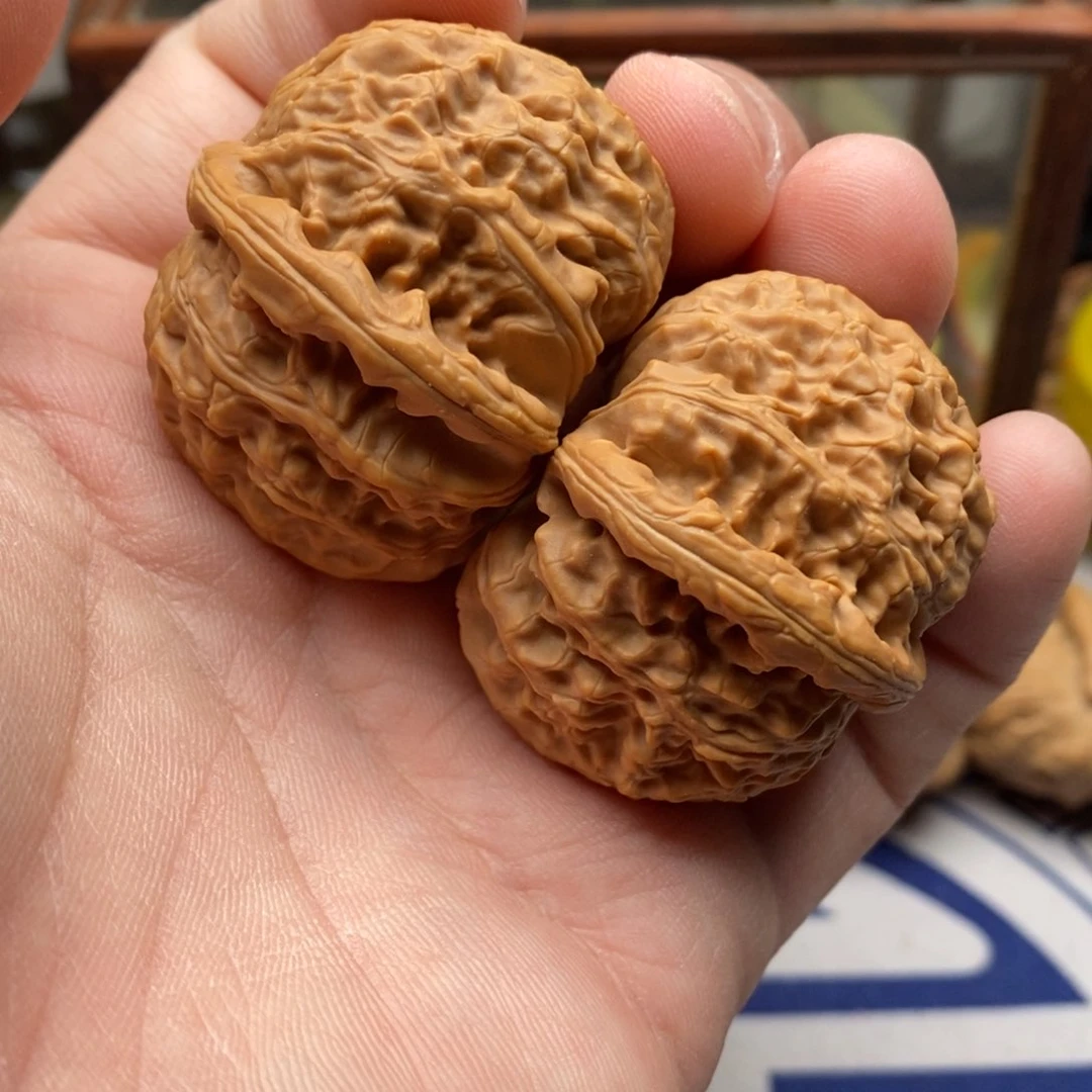 核桃把件四一球白