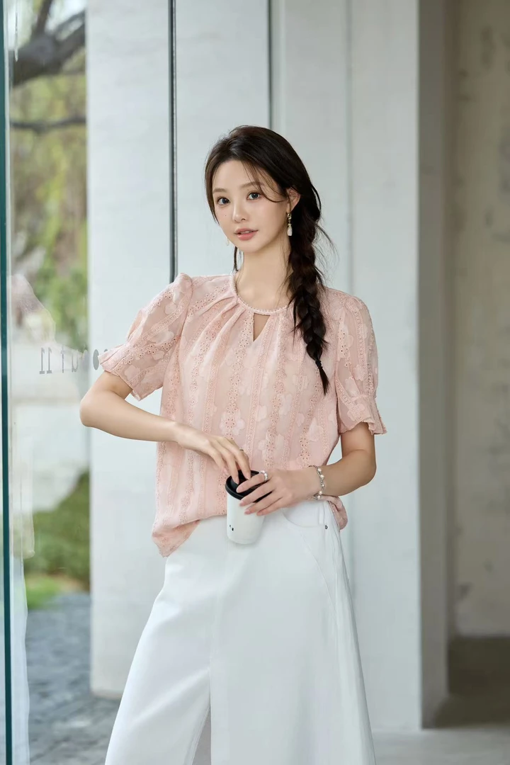 气质圆领钉珠刺绣钩花镂空短袖2608