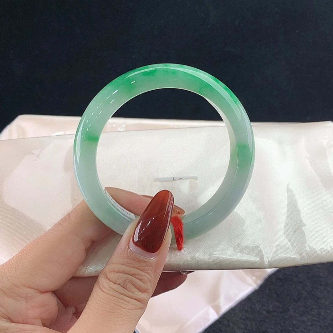 【闪购商品】未镶嵌手镯翡翠正54