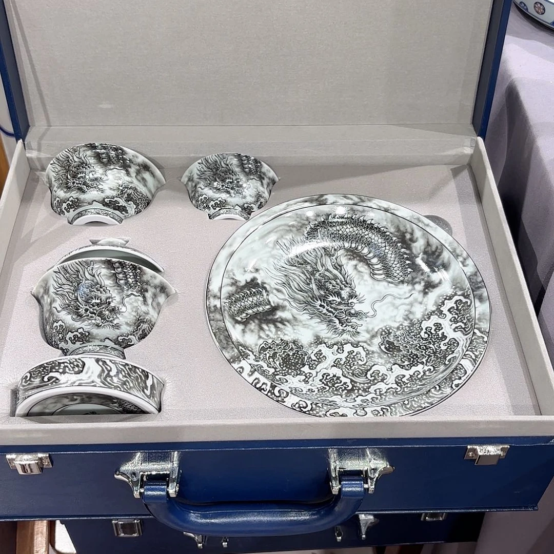 瓷片景德镇瓷器精品陈列