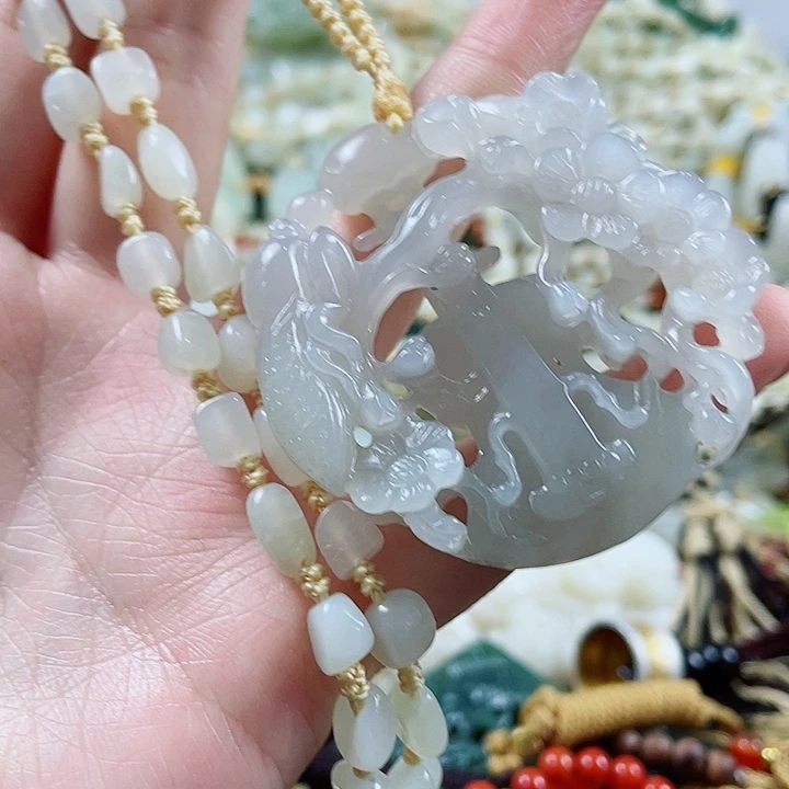 和田玉未镶嵌颈饰