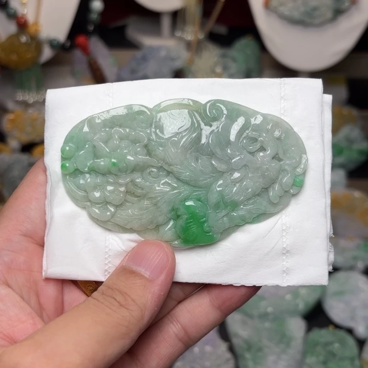 颈饰未镶嵌翡翠吊坠