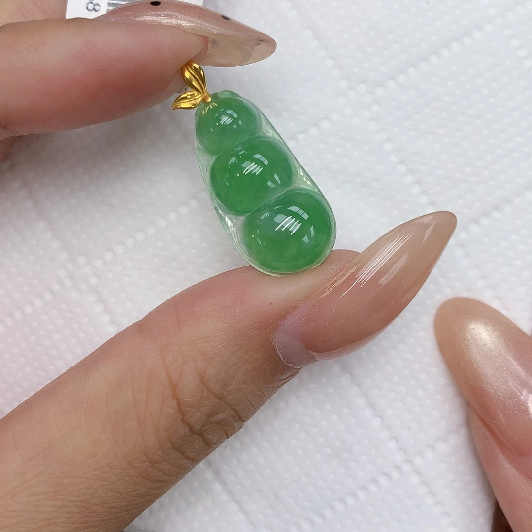 颈饰18K金镶嵌翡翠