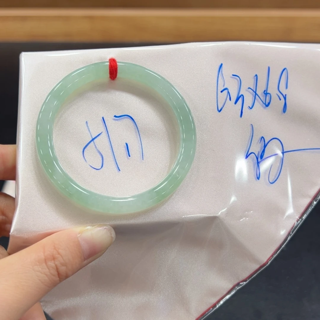 【闪购商品】翡翠手镯未镶嵌手镯