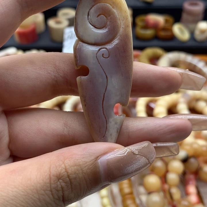 合金驼骨雕刻工艺品吊坠