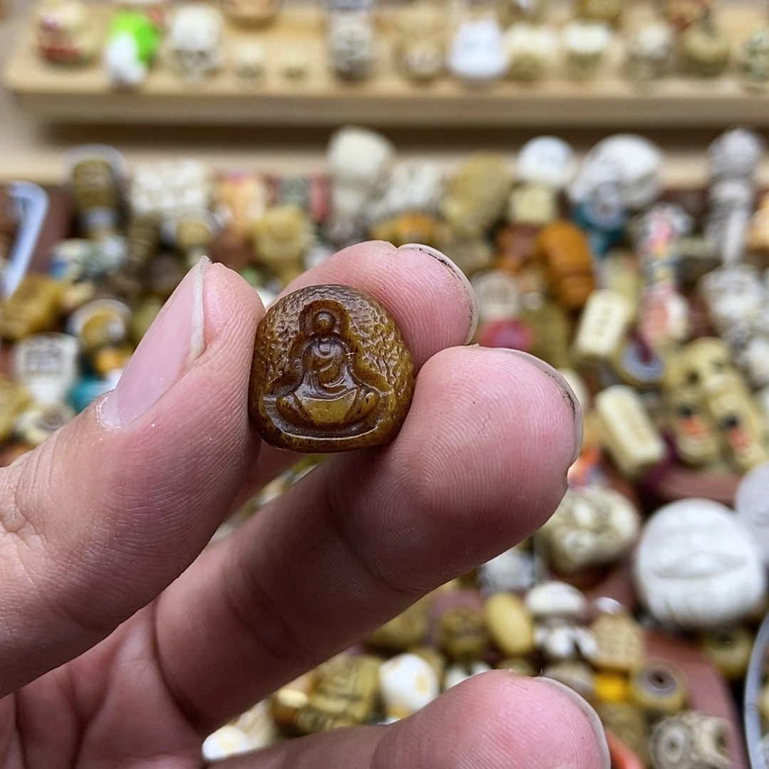 其他驼骨无相佛配饰背云