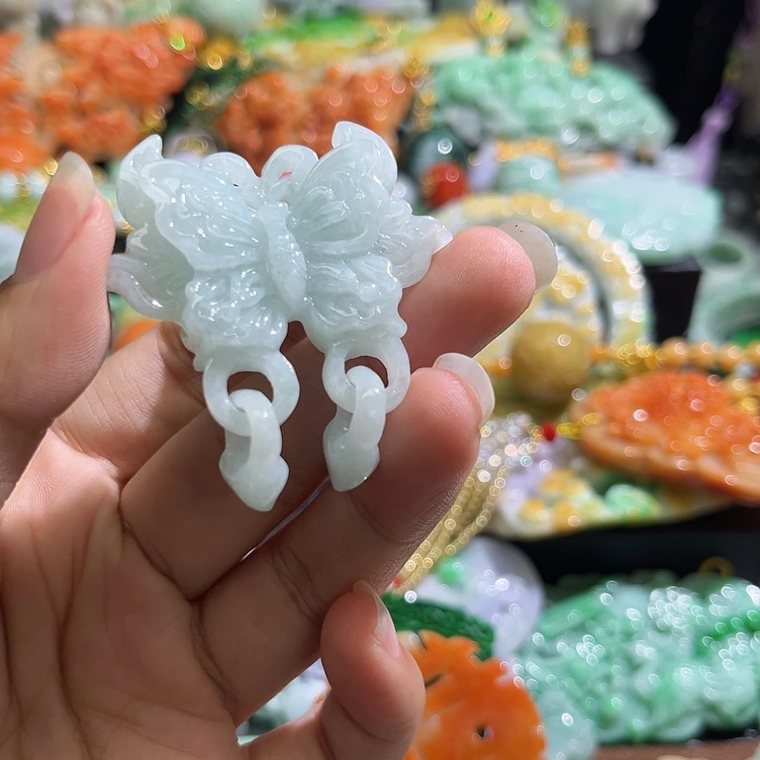 翡翠未镶嵌颈饰待编织