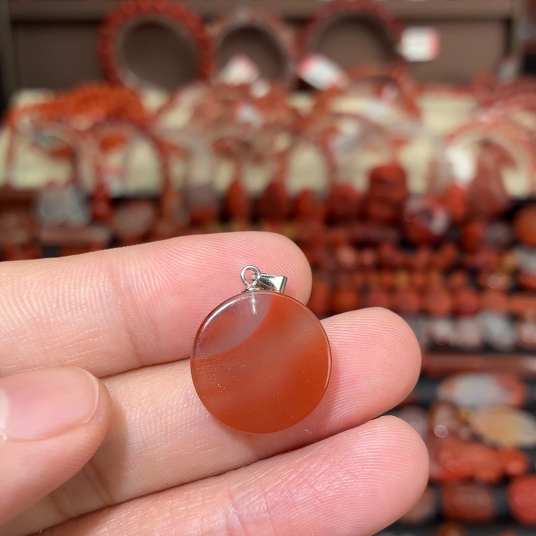 南红玛瑙未镶嵌颈饰圆牌吊坠1